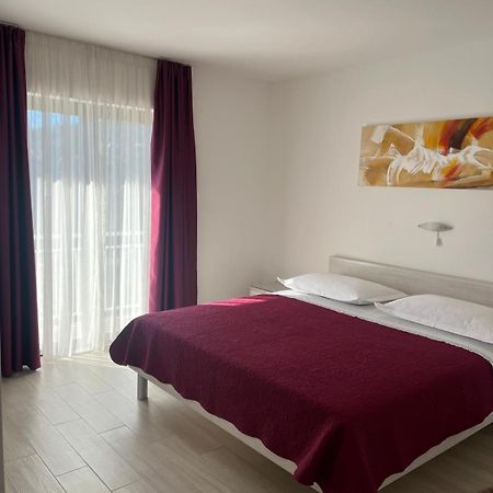 Apartman Tessa 尼亚卢卡 外观 照片