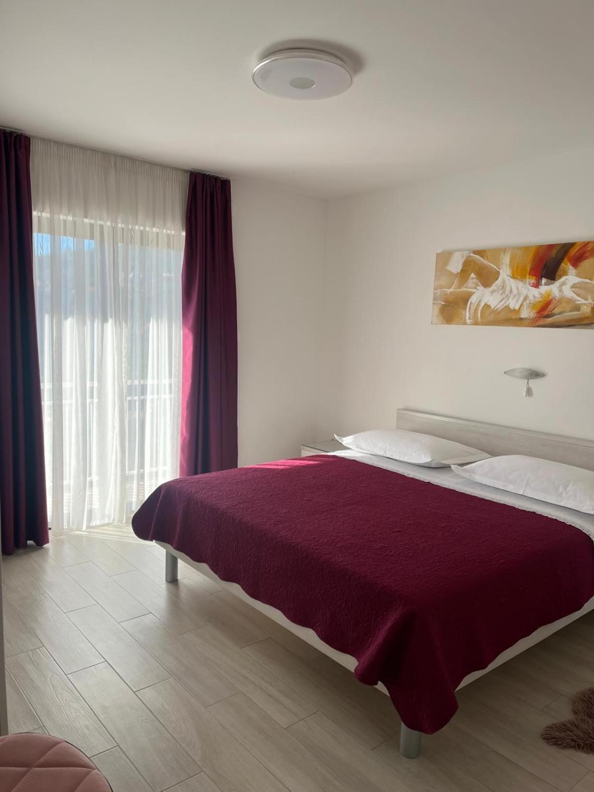 Apartman Tessa 尼亚卢卡 外观 照片